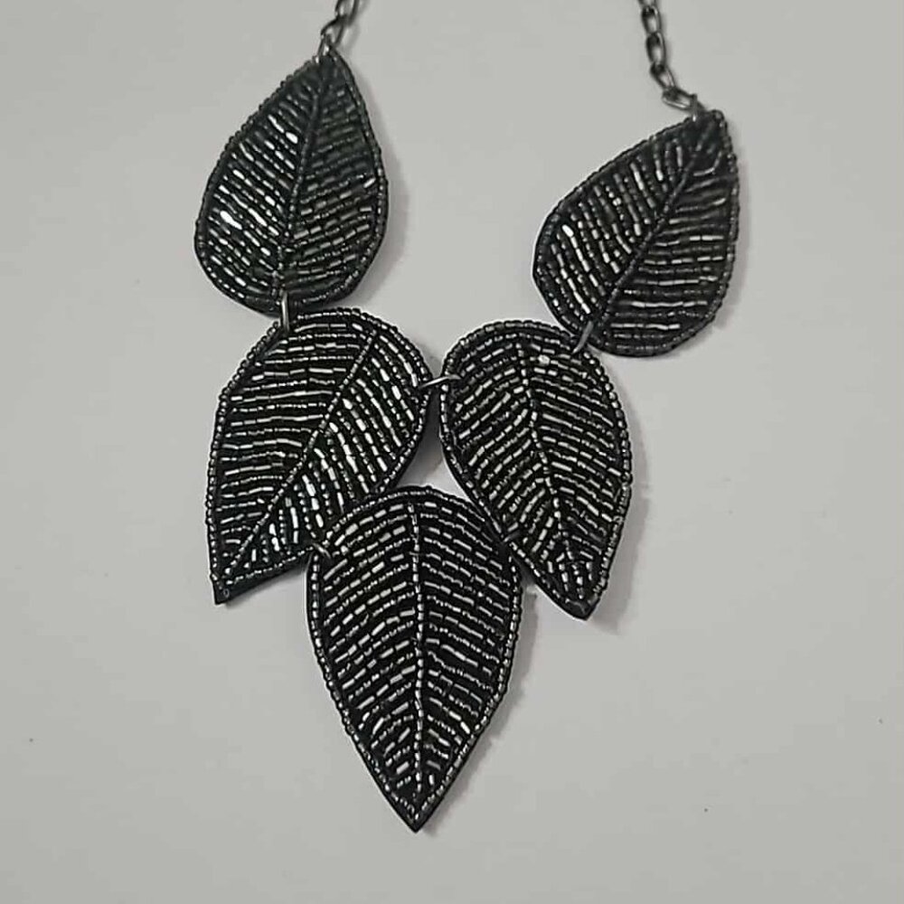 Large Leaf Pattern Seed Beaded Brown Tones Bib Ne… - image 3